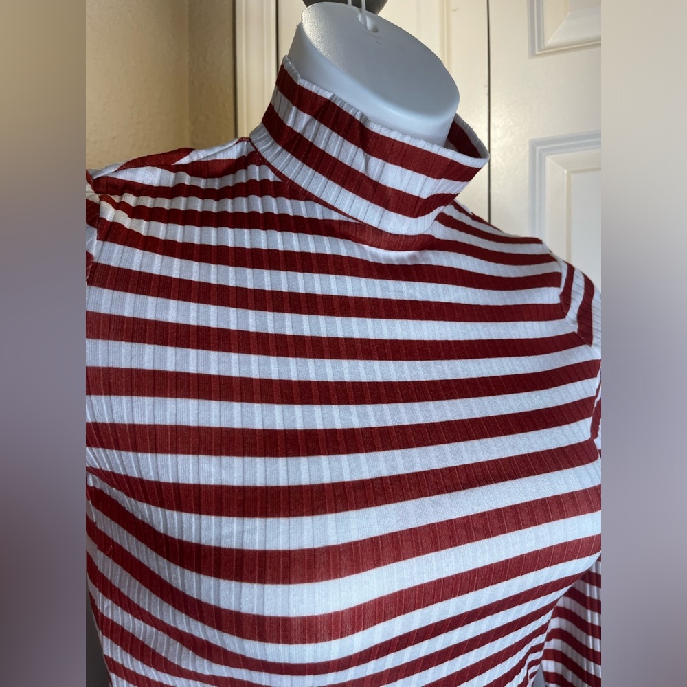 NWOT striped turtle neck - Picture 2 of 3